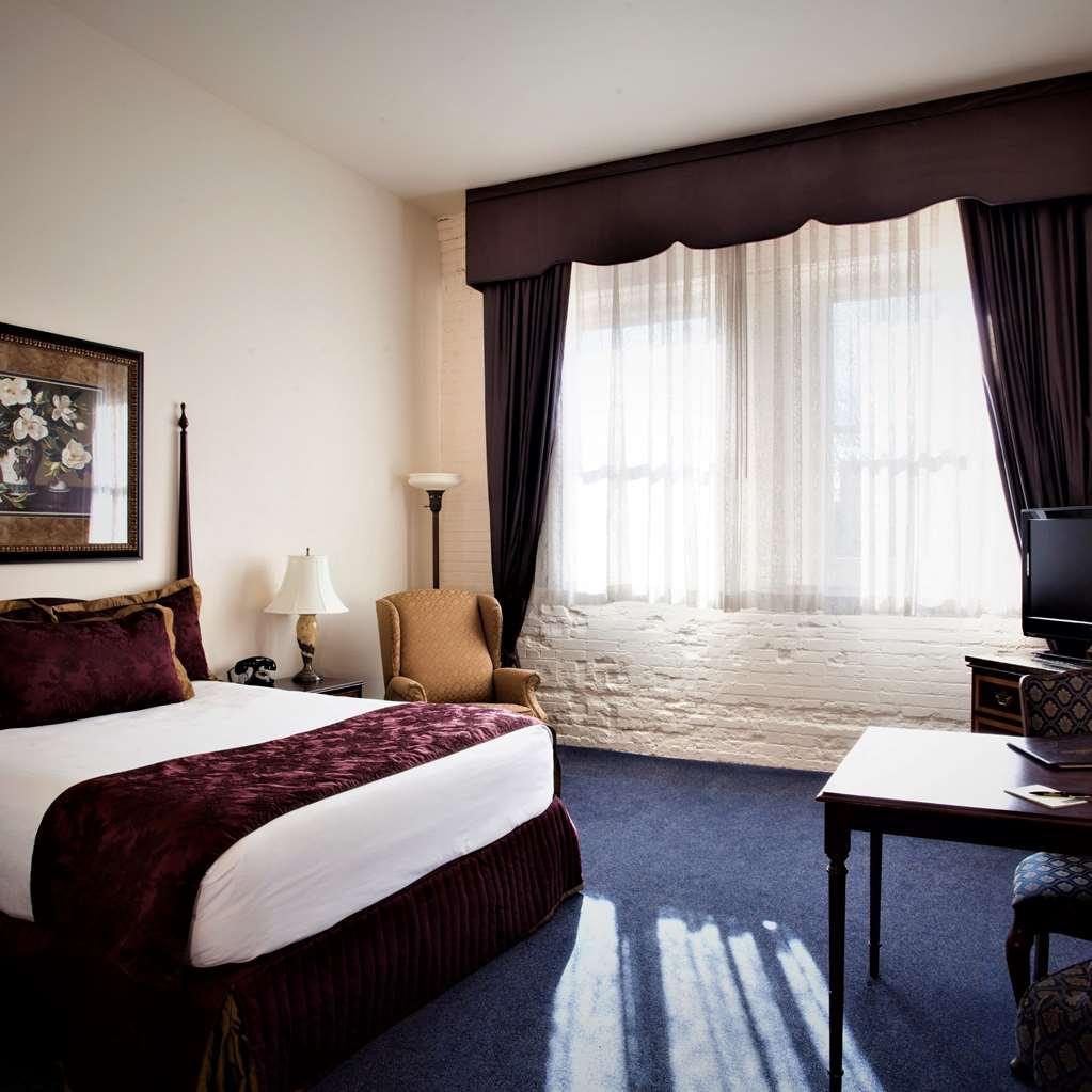 Hotel At Old Town Вічіта Номер фото